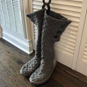 UGG Lattice Cardy Women's Boots Gray Knit Sweater Mild-Calf Winter
Boots Sz 9
